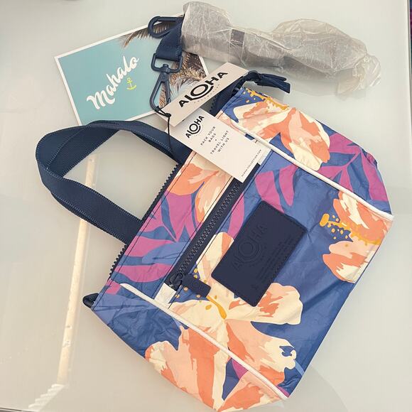 Aloha collection• Monochrome bag CROSSBODY
Adrift in SERENE - Picture 8 of 14